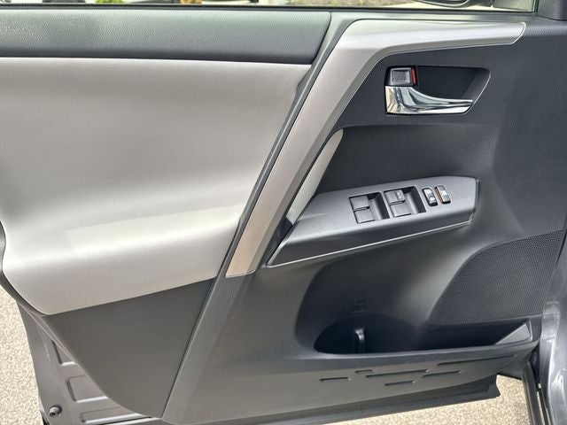 2016 Toyota RAV4 Hybrid XLE