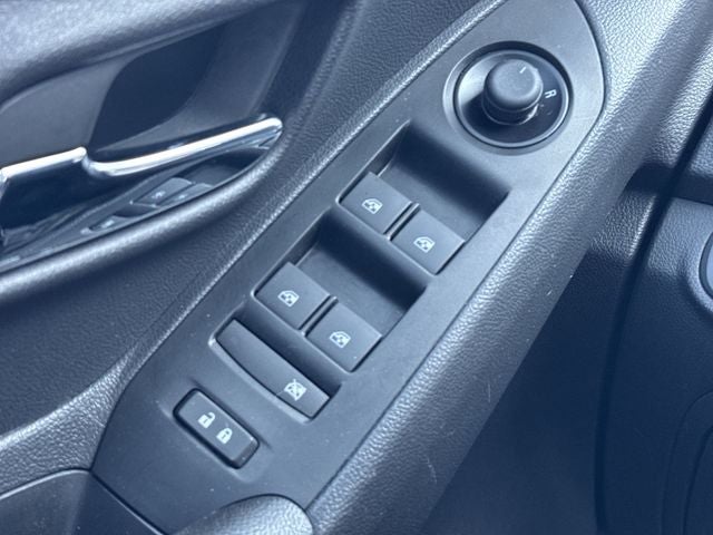 2022 Chevrolet Trax LS - Photo 26