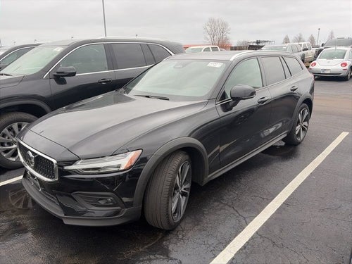 2025 Volvo V60 Cross Country B5 Plus
