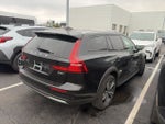 2025 Volvo V60 Cross Country B5 Plus
