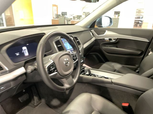 2025 Volvo XC90 B5 Core