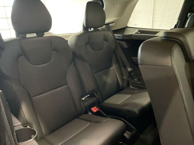 2025 Volvo XC90 B5 Core