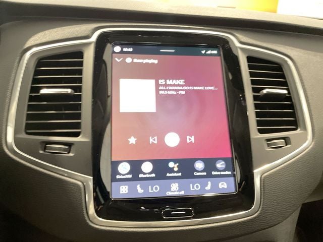 2025 Volvo XC90 B5 Core