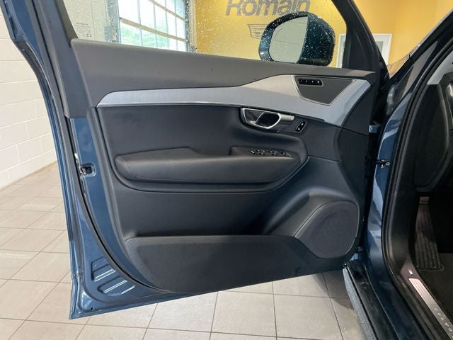 2025 Volvo XC90 B5 Core