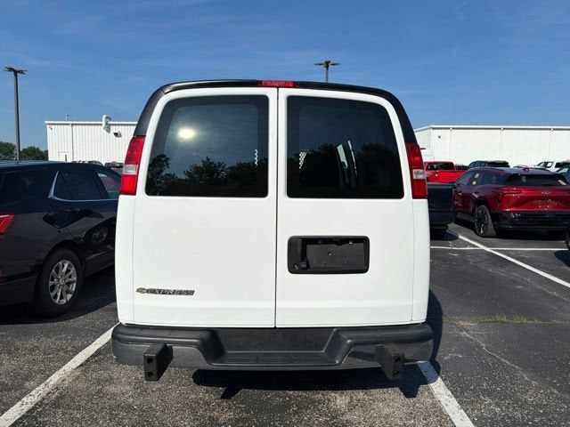 2025 Chevrolet Express Cargo WT