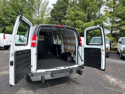 2025 Chevrolet Express Cargo WT