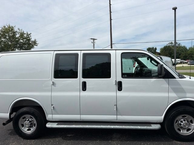 2025 Chevrolet Express Cargo WT
