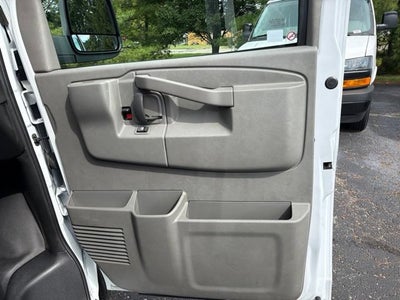 2025 Chevrolet Express Cargo WT
