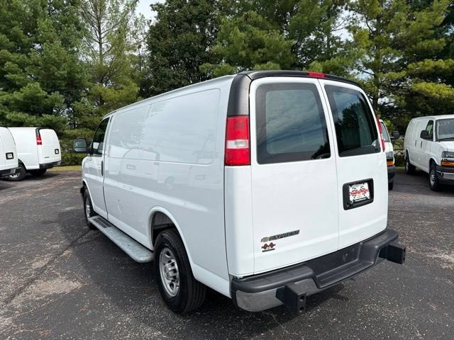 2025 Chevrolet Express Cargo WT