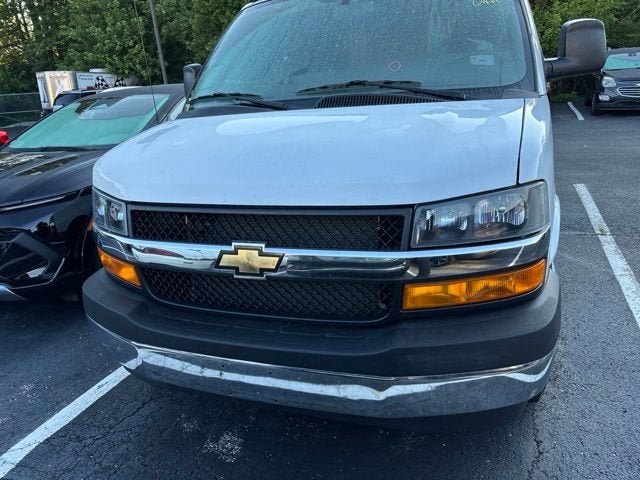 2025 Chevrolet Express Cargo WT