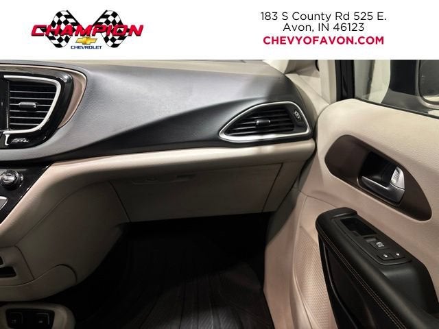 2017 Chrysler Pacifica Touring