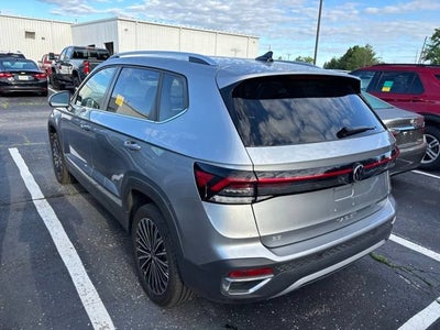 2025 Volkswagen Taos SE