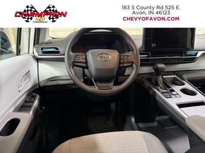 2025 Toyota Sienna LE
