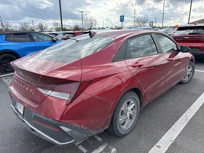 2025 Hyundai Elantra SE